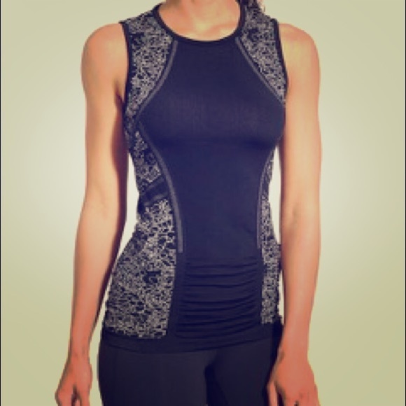 Athleta Fastest Track Sketch Floral Muscle Tank - Picture 1 of 6